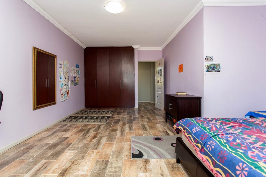 6 Bedroom Property for Sale in Vredekloof Heights Western Cape